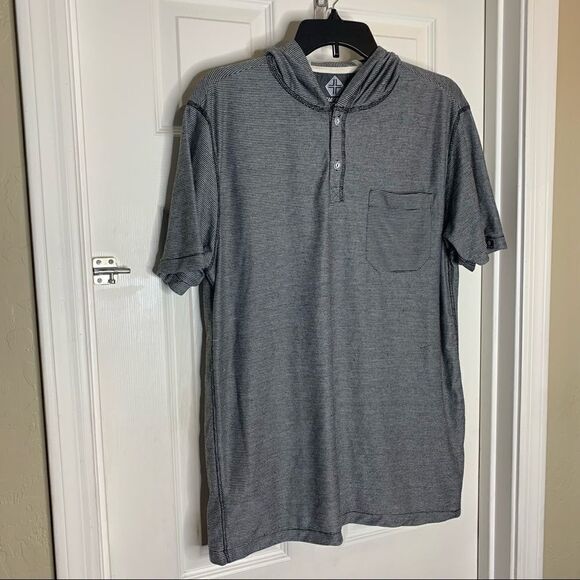 Swiss Cross Hooded Short Sleeve Shirt Size Large - Picture 1 of 9